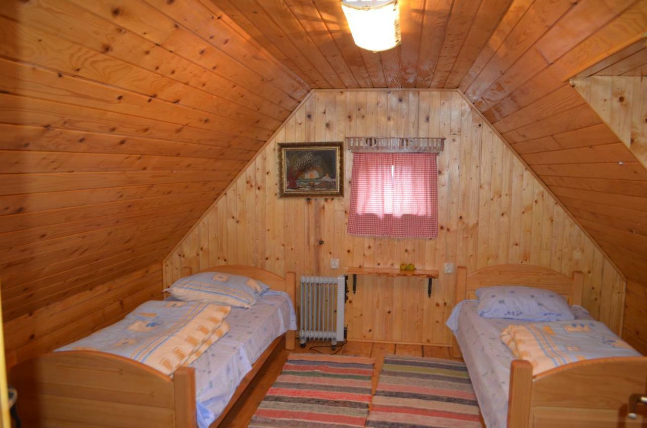 Holiday Home Stara Lika Perusic Dış mekan fotoğraf